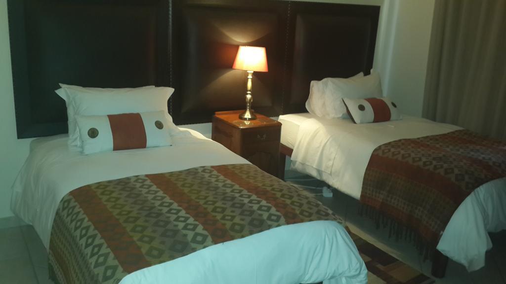 Magaliqua Guest House Noordheuwel Quarto foto